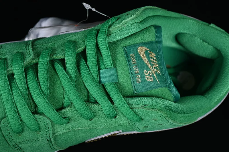 All categories Nk SB Dunk series Nk SB Dunk Low low-top sneakers Nk SB Dunk Low Pro green gold SB smashed backboard fashion casual sneakers BQ6817-303